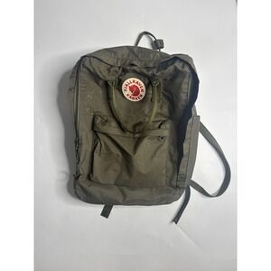 Fjallraven - Kanken Classic Backpack for Everyday - Deep Forest SEE